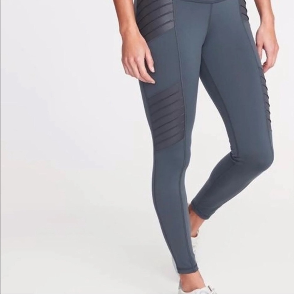 Old Navy High-Waisted Moto 7/8-Length Leggings active Go Dry